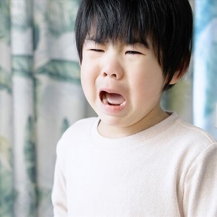 【保育士が解説】わが子に「発達相談」をすすめられる理由。園側の意図は?親の心構えとは