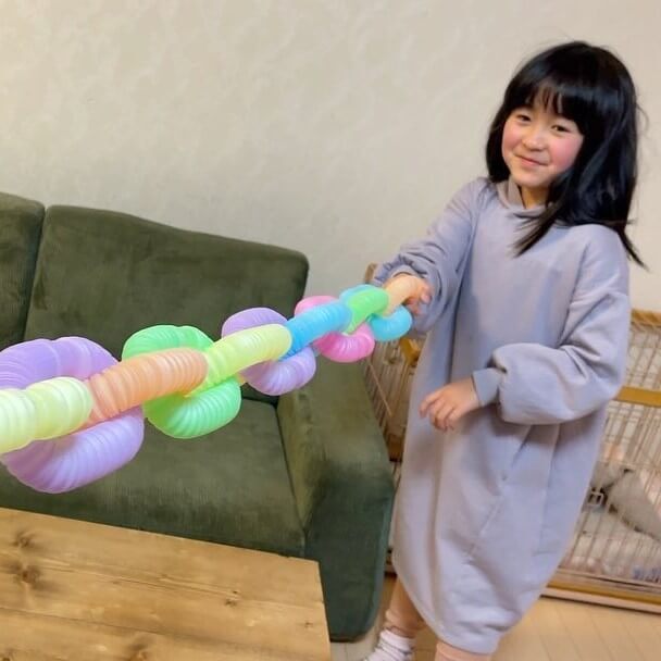 【2022年流行おもちゃ】「ポップチューブ」もう持ってる?伸ばして縮めて、お風呂遊びでも大活躍!