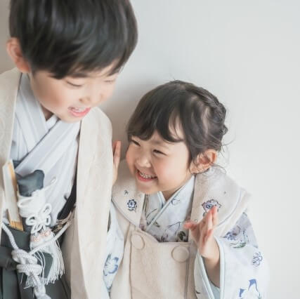 どうして「七五三」は11月15日なの?なぜ3歳、5歳、7歳?子どもの成長を願って祝う年中行事をわかりやすく解説!