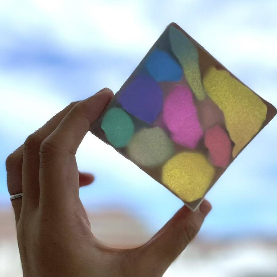 まるで光の宝石箱♡牛乳パックで簡単に作れる「輝く箱」が美しすぎ!秋空でも寝室でも楽しみたい