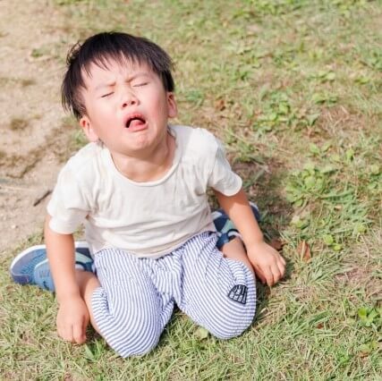 【保育士が解説】イヤイヤ期が終わったら「かんしゃく」!?子どもの感情爆発に親はどう付き合ったらいいの?
