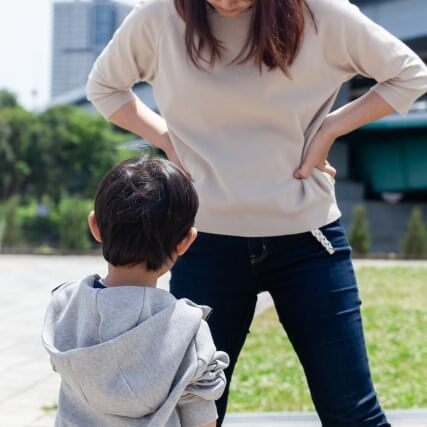 「叱らない子育て」なんてムリ(泣)と嘆く3児の母が効果を実感!SNSで話題の現役保育士の超実践的な声かけが役立つ!