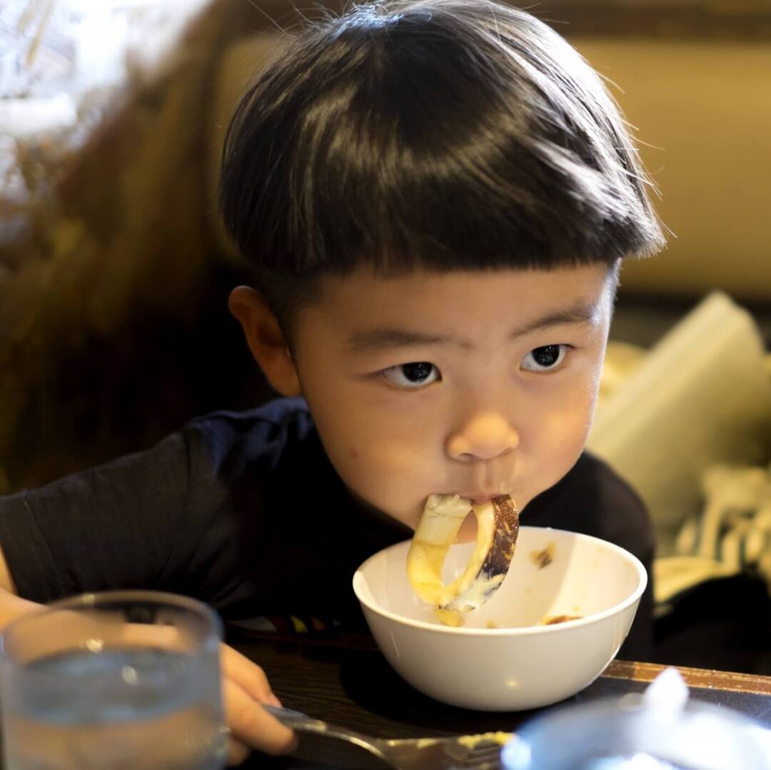 「早く食べなさい」は逆効果!【食べるのが遅い子ども】に毎食イライラしていませんか?6つの声がけで劇的スピードUP!!