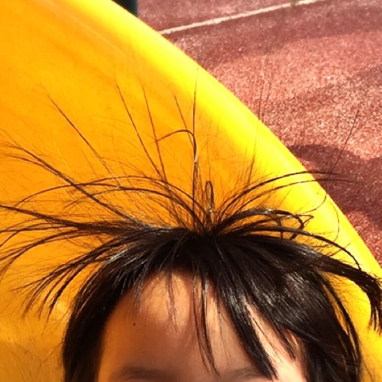 静電気ってなあに?電気とどう違うの?バチッときたら子どもの知的好奇心をふくらますチャンス!