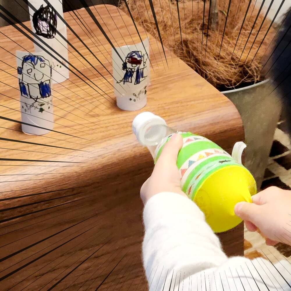 子どもゴコロとらえすぎ!いま話題の「ペットボトル空気砲」で射的遊びが楽しすぎ!弾がないので安心♪