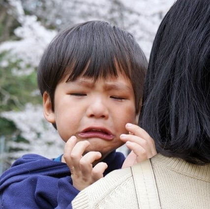 思い通りにならないと怒るのはなぜ? 3歳・4歳・5歳が癇癪を起こす理由と保護者の接し方を保育士が解説!