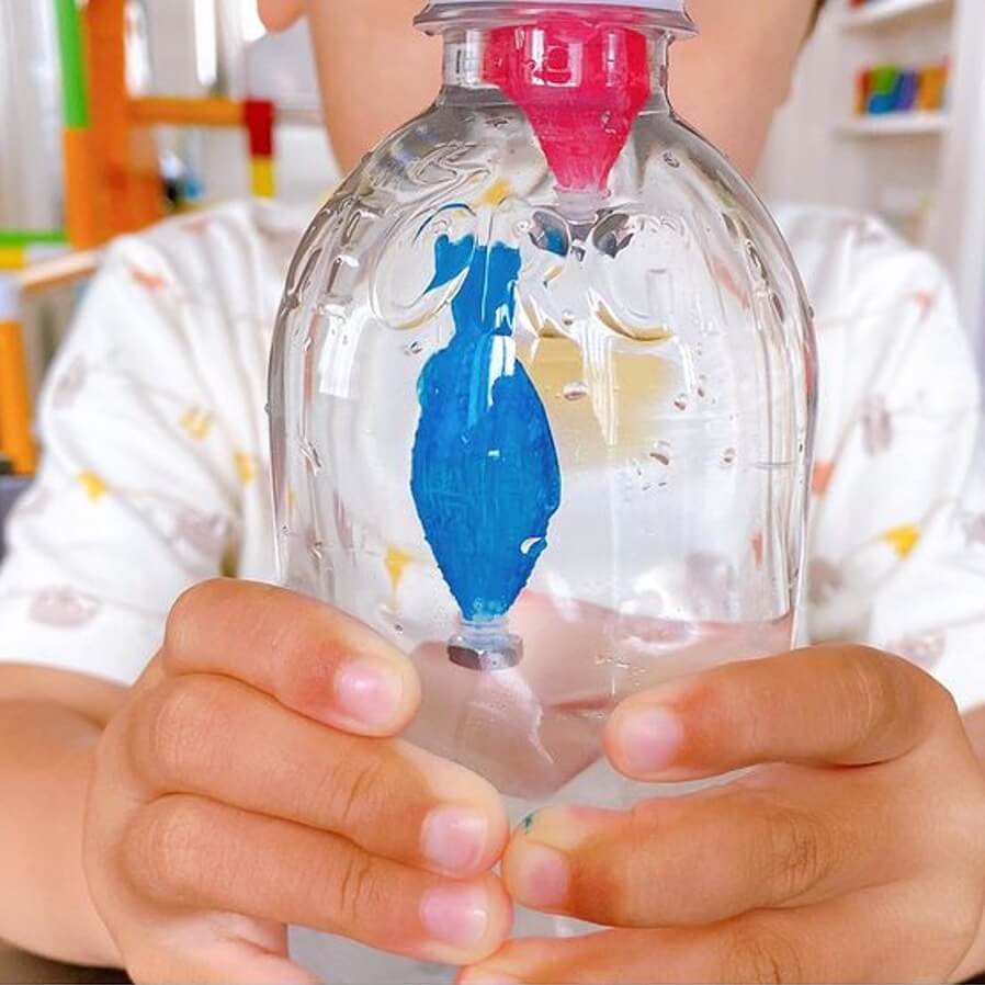 「魚の形のしょうゆさし」が子どもの理系脳を育てる知育おもちゃに!!なんで?なんで?と大興奮のワケとは